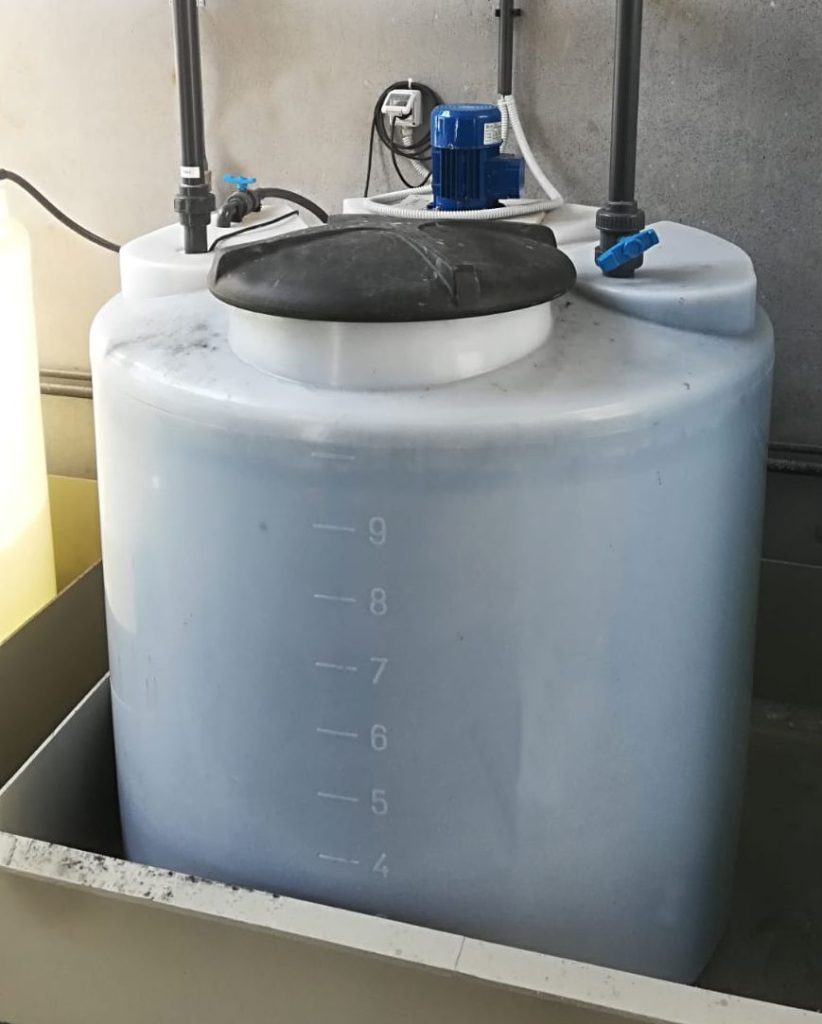 Impianto per dissoluzione controllata di reagenti chimici alimentari